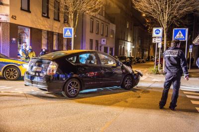 Esslingen: Vorfahrtsunfall fordert 2 Verletzte